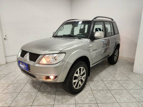 MITSUBISHI PAJERO TR4 2.0 4X4 16V 140CV FLEX 4P AUTOMÁTICO MITSUBISHI PAJERO TR4 2.0 4X4 16V 140CV FLEX 4P AUTOMÁTICO